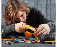 LEGO Technic 42099 Zdalnie sterowany pojazd terenowy - 505532 - zdjęcie 2